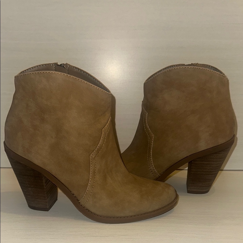 Women's Tan Ankle Boots